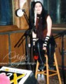 /album/galeria-de-fotos-pagina-inicial/amy-nos-estudios-gravando-o-fallen-jpg/